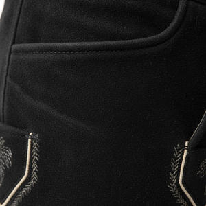 Costume Lederhosen pour homme Oktoberfest, en daim premium, tenue traditionnelle bavaroise allemande avec logo personnalisé OEM - Product Image 4