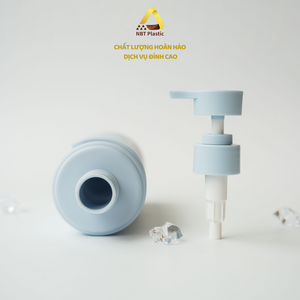 ขวดพลาสติกเปล่า HDPE ขนาด500มล. พร้อมดีไซน์แนวตั้งสำหรับเครื่องสำอางโลชั่นผู้ผลิตบรรจุภัณฑ์จากเวียดนาม - Product Image 5