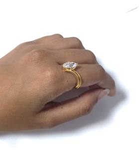 Ensemble de mariage élégant en or jaune 10 carats, bagues de fiançailles uniques en diamants de laboratoire pour femmes, idée cadeau parfaite - Product Image 2