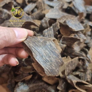 Chispas de Madera de Sándalo Oud de Vietnam HUFA, Tratadas con Vapor Suave, 100% Naturales - Product Image 1