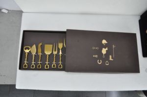 Ensemble de couteaux à fromage et de couverts de luxe avec revêtement PVD doré, qualité alimentaire supérieure, pour la présentation du fromage, décoration de mariage - Product Image 3