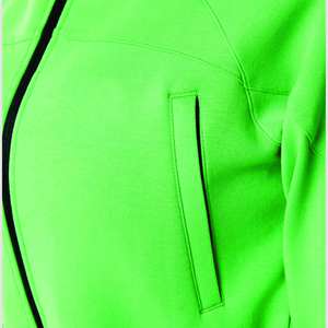 Ensemble 2 pièces vert néon personnalisé pour femme : sweat à capuche court zippé et short taille haute – Tenue Athleisure Coordonnée pour l'été - Product Image 6