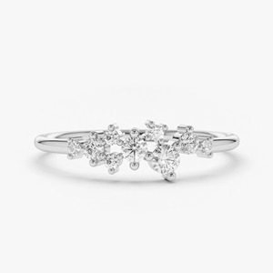 Anillo de Boda de Oro Amarillo de 14K con Diamantes Cultivados en Laboratorio en Forma de Racimo Redondo - Product Image 3