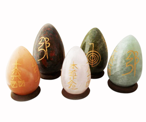 Amayra Crystals – Pierres de guérison énergétique polies à la main en forme d'œuf, en pierres précieuses triangulaires, pour le Reiki, le Feng Shui, la croissance spirituelle et la réduction de l'anxiété - Product Image 4
