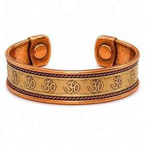 Bracelet en laiton écologique poli sur le thème de l'amour pour femmes et hommes, idéal pour offrir, avec un design unique - Product Image 5