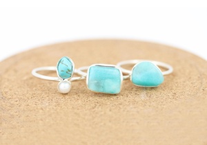 Bague pour femme en turquoise naturelle et perle, pierre précieuse brute, pierre de naissance de décembre, scintillante, en argent sterling 925 - Product Image 3