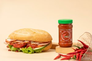 เครื่องปรุงรสอาหารโฮมเมด ซอสพริกสำหรับจิ้ม รสชาติสดใหม่ พริกเวียดนาม รสเปรี้ยวเผ็ด พริกกระเทียมบด ซอง 7 กรัม แบบขายส่ง - Product Image 4