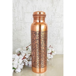Bouteille en cuivre martelé artisanale écologique moderne 1000 ml – Vaisselle ayurvédique pour boissons, étanche, en cuivre pur, applicable à diverses utilisations - Product Image 4