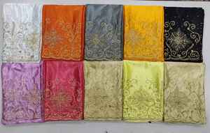 Tissu artisanal somalien exclusif Gorgura, motif floral orné de pierres de cristal, pour les fêtes, collection Héritage Moderne. - Product Image 4