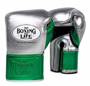 ถุงมือชกมวย No Boxing No Life สีเขียวเมทัลลิก/สีเงิน คุณภาพพรีเมียม ผลิตจากหนังวัวแท้ 100% แบบเต็มนิ้ว - Product Image 1