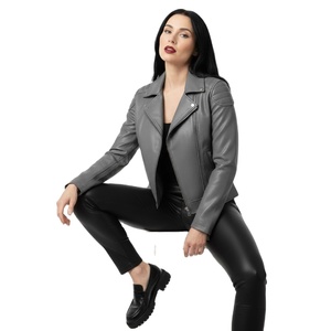 Chaqueta de Motociclista de Cuero Gris Más Vendida, Chaqueta de Moda para Mujer Estilo Motero, Precio de Fábrica al por Mayor Personalizada - Product Image 1