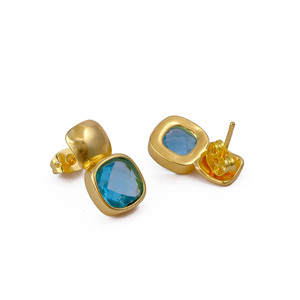 Boucles d'oreilles clous carrées en topaze bleue suisse, plaquées or, faites à la main, délicates, avec pierres précieuses facettées, bijoux massifs pour femmes R - Product Image 2