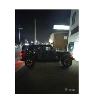 Jeep Wrangler 2.0 Overland 2023, toit ouvrant, SUV 4 portes, boîte automatique, conduite à gauche, sièges en tissu, caméra arrière, 45 000 km - Product Image 2