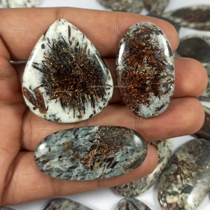 Lote de Gemas de Cuarzo Cristalino Curativo de Astrophyllite Natural al por Mayor - Product Image 1