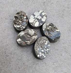 Pyrite Druzy ovale dorée brute à dos plat, pierre précieuse calibrée, pierre en vrac pour la fabrication de bijoux et les fournitures d'artisanat - Product Image 1