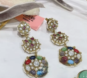 Ensemble de collier ras du cou en fusion fait main plaqué or de haute qualité avec boucles d'oreilles pour mariage, collection de vêtements modernes pour femmes - Product Image 2
