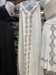 Robe tunique beige sans manches pour femme avec imprimé tribal triangulaire noir, style bohème ethnique décontracté - Product Image 6