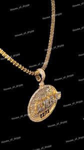 Colgante Redondo Personalizado con Nombre y Fecha, Elaborado en Plata 925 con Diamante Moissanita, Diseño Hip Hop de Lujo con Incrustaciones - Product Image 3