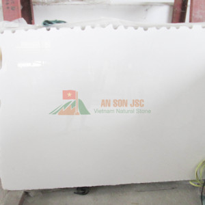 Dalles de marbre blanc poli naturel du Vietnam pour comptoirs, revêtements de sol et design d'escaliers modernes - Product Image 1