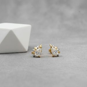 Boucles d'oreilles clous intemporelles en or 22 carats et diamants pour femme, taille brillant rond, bijoux raffinés, idée cadeau anniversaire - Product Image 2