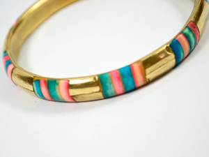 Bracelet en résine au design moderne et artistique, bijoux faits à la main pour femmes, tendance, imperméable, couleurs personnalisées, cadeau d'affaires - Product Image 2