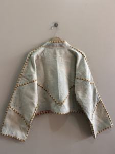 Chaqueta Acolchada Kantha Hecha a Mano, Estilo Vintage, Reversible, Corte Kiara - Product Image 6