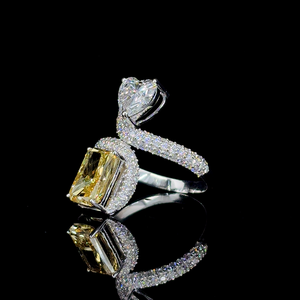 Anillo de Diamante Cultivado en Laboratorio con Corte Radiante en Forma de Corazón, Oro de 18K, Modelo CL-0040 de Caratleaf, para Mujer, Certificado IGI, Joyería para Regalo de Fiesta - Product Image 2
