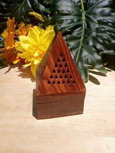 Brûleur à Bakhoor en bois fait main avec couvercle, cadeau du Ramadan et de l'Aïd, objet de décoration islamique - Product Image 5