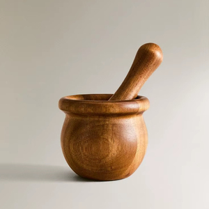 Juego de mortero y pilón de madera con acabado natural para moler hierbas, especias, semillas, ajo e ingredientes secos - Product Image 1