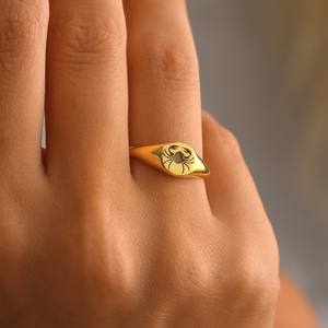Anillo Unisex Minimalista con Símbolo del Zodiaco Escorpio en Plata de Ley 925 y Baño de Oro de 14k, Joyería al por Mayor - Product Image 4