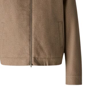 Chaqueta de Espiga a Medida para Hombre en Color Beige con Cierre de Cremallera Elegante, Diseño Moderno, Tela de Alta Calidad y Ajuste Cómodo - Product Image 3