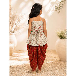 Ensemble dhoti 2 pièces sans manches en coton imprimé respirant pour filles, blanc et rouge, tenue ethnique d'été élégante et traditionnelle pour les fêtes - Product Image 2