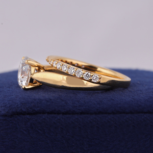 Ensemble de mariage avec diamant de laboratoire de 2 carats, bague de fiançailles solitaire en or jaune 14 carats - Product Image 2