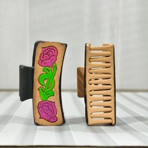 Pinza para el pelo de cuero de moda con diseño de hoja verde y patrón en zigzag para accesorios de mujer - Product Image 1