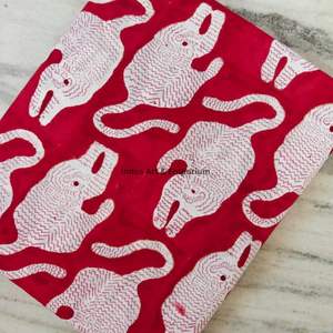 Tissu en coton imprimé traditionnel Jaipuri, coton cambriqué imprimé au bloc 60x60, tissu en coton à motifs. - Product Image 3