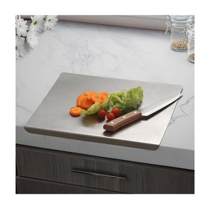Planche à découper en métal pour la cuisine, dernier design, disponible en différentes tailles - Product Image 1