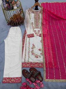 Ensemble palazzo en soie GMY de luxe pour soirée avec dupatta en georgette brodée - Product Image 2