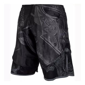 Équipement de combat pour hommes de haute qualité avec impression par sublimation durable, ensemble de shorts d'entraînement MMA respirants et personnalisables avec logo premium - Product Image 3
