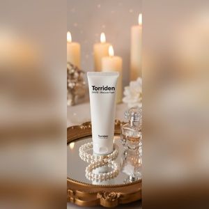 Espuma Limpiadora con Ácido Hialurónico de Bajo Peso Molecular, Hidratante, Humectante, Cuidado de la Piel Coreano, K beauty - Product Image 1