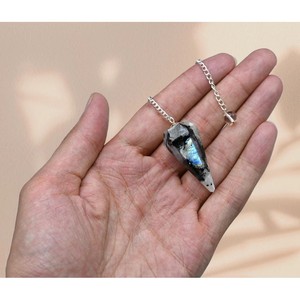 Pendentif en cristal de pierre de lune le plus vendu, forme conique, poli et sculpté, magnifique outil de radiesthésie, guérison énergétique, vente en gros, parfait - Product Image 5