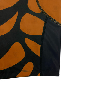 Vente en gros de rashguards pour enfants respirants, ajustés, imprimés, à manches courtes, pour MMA, avec logo personnalisé, UPF50+, séchage rapide, pour l'entraînement en salle de sport - Product Image 6