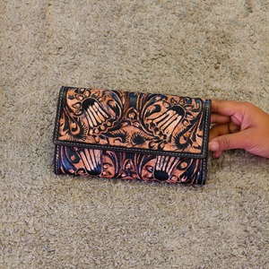 Vintage Fashionable Bohemian Hand-<b>Tooled</b> Floral Carved 100% Genuine <b>Leather</b> Clutch Wallet For Women Button Closure Clutch Wallet - Product Image 1