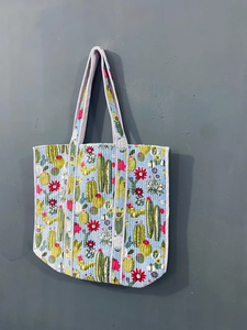 Sac fourre-tout matelassé en coton couleur unie motif paon, avec longues poignées et fermeture éclair, idéal pour le shopping quotidien, la plage, les voyages, la vente au détail et les cadeaux - Product Image 3