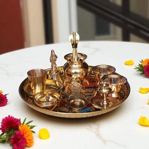 Plateau circulaire en laiton pour la puja avec cinq porte-bougies pour les activités religieuses, design durable - Product Image 1