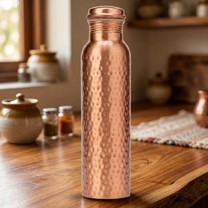 Botella de agua de cobre puro martillada a mano para la salud ayurvédica, artículos de bebida de cobre hechos a mano - Product Image 1