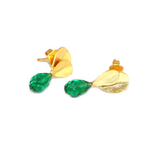 Pendientes colgantes de metal de latón con diseño de hoja chapada en oro de 24 quilates, con gema de esmeralda verde de corte a cuadros, estilo moderno, para mujer. - Product Image 3
