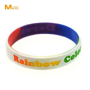 Pulsera de silicona con grabado láser y pintura en aerosol - Product Image 2