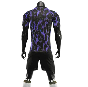ชุดฟุตบอลชายแบบสั่งทำจากโรงงาน OEM พร้อมโลโก้พิมพ์ลายแบบ Sublimation และลายพิมพ์แบบ Heat Transfer สำหรับชุดทีม - Product Image 6