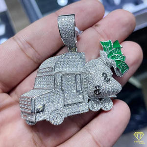 Pendentif Camion de Transport d'Argent Sertie de Diamants Moissanite Premium Style Hip Hop - Product Image 5