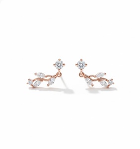 ต่างหูทรงหยดน้ำดีไซน์ใบไม้ประดับเพชร ต่างหูเพชรแบบห้อย 14K ทองคำแท้ เพชรเพาะเลี้ยงในห้องปฏิบัติการ ต่างหูทรงหยดน้ำสำหรับงานแต่งงานที่ได้รับแรงบันดาลใจจากธรรมชาติ - Product Image 4